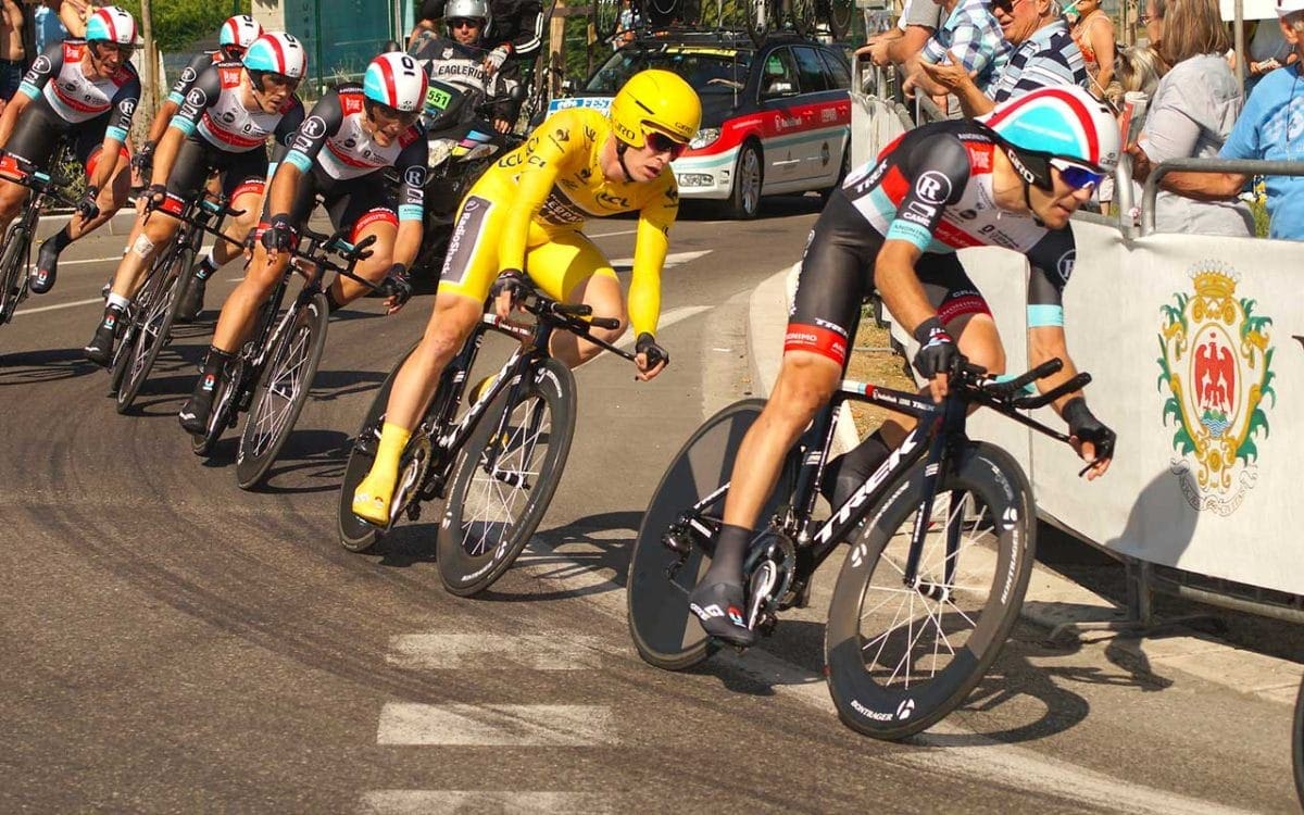 Cyclisme: Des clous provoquent des crevaisons au Tour de France - Blick