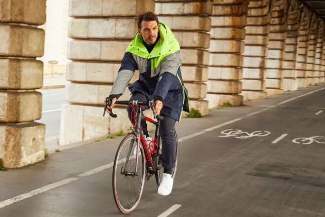 Cycliste avec Parka Urban Circus