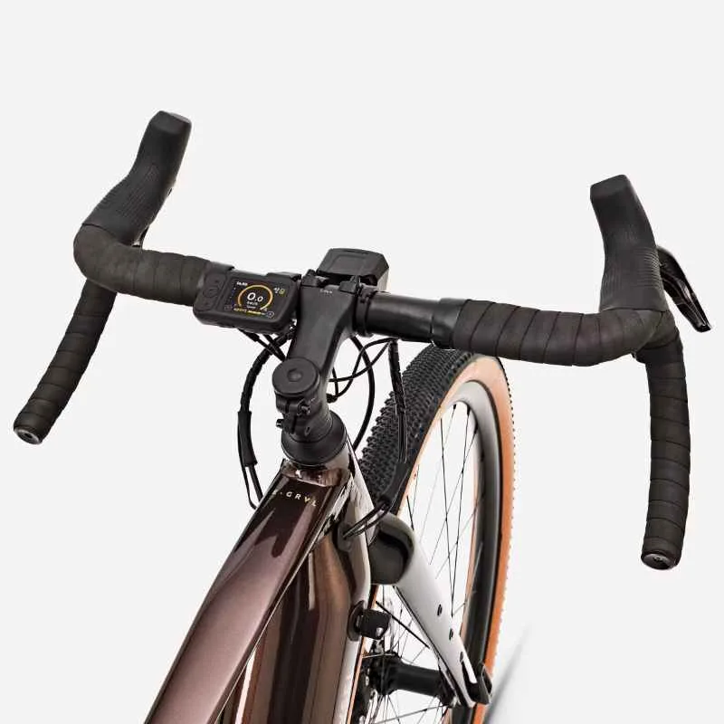 Écran couleur TFT monté sur le cintre du Van Rysel E-GRVL AF MD, affichant les données de roulage.