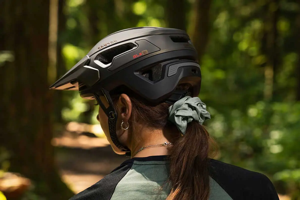 Casque Canyon Deflectr Trail équipé de la technologie RLS