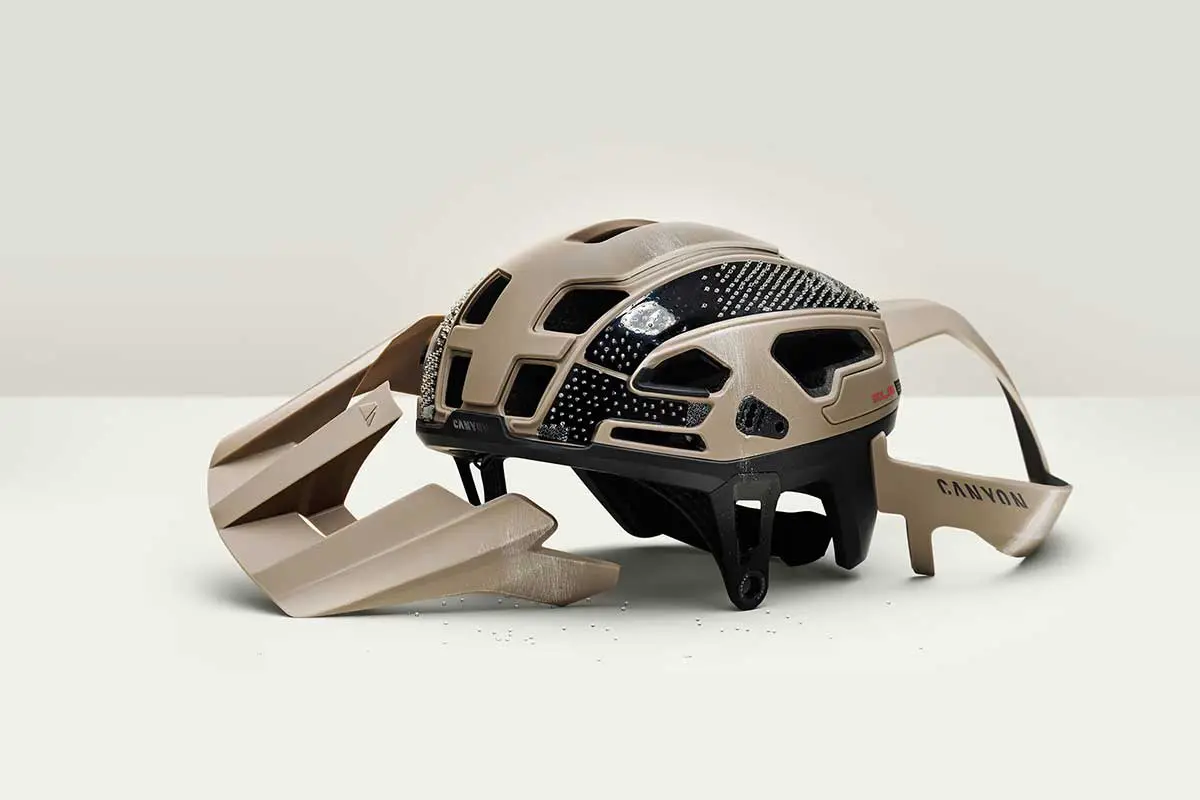 Release Layer System sur un casque vélo Canyon