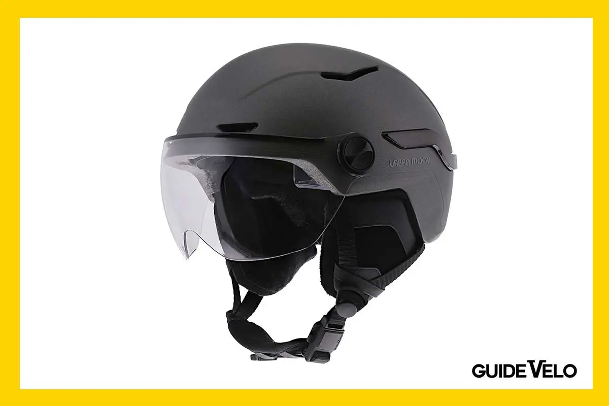 Casque urbain T'nB avec fermeture magnétique Fidlock, caches-oreilles amovibles et design moderne noir