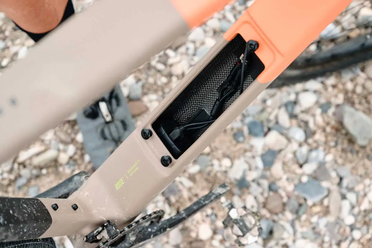 cadre carbone ROSE Bikes Backroad avec système de rangement intégré