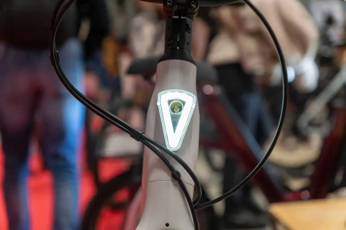 Feu avant Ellipse E2