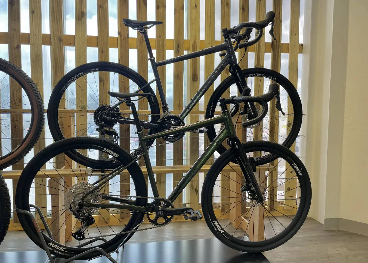 Intersport présente ses deux nouveaux gravels dans la gamme ALLROAD pour 2026