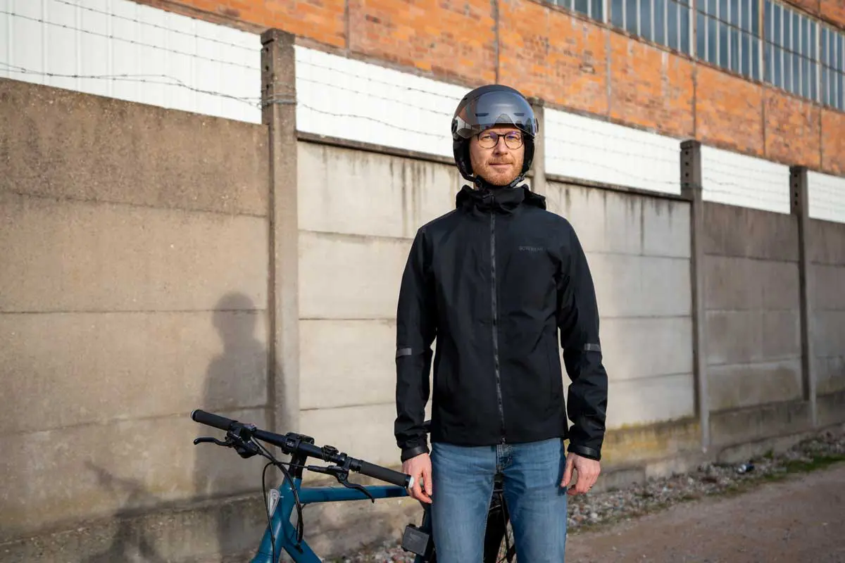 casque vélo led tnb urban moov et veste gorewear lupra 2.0