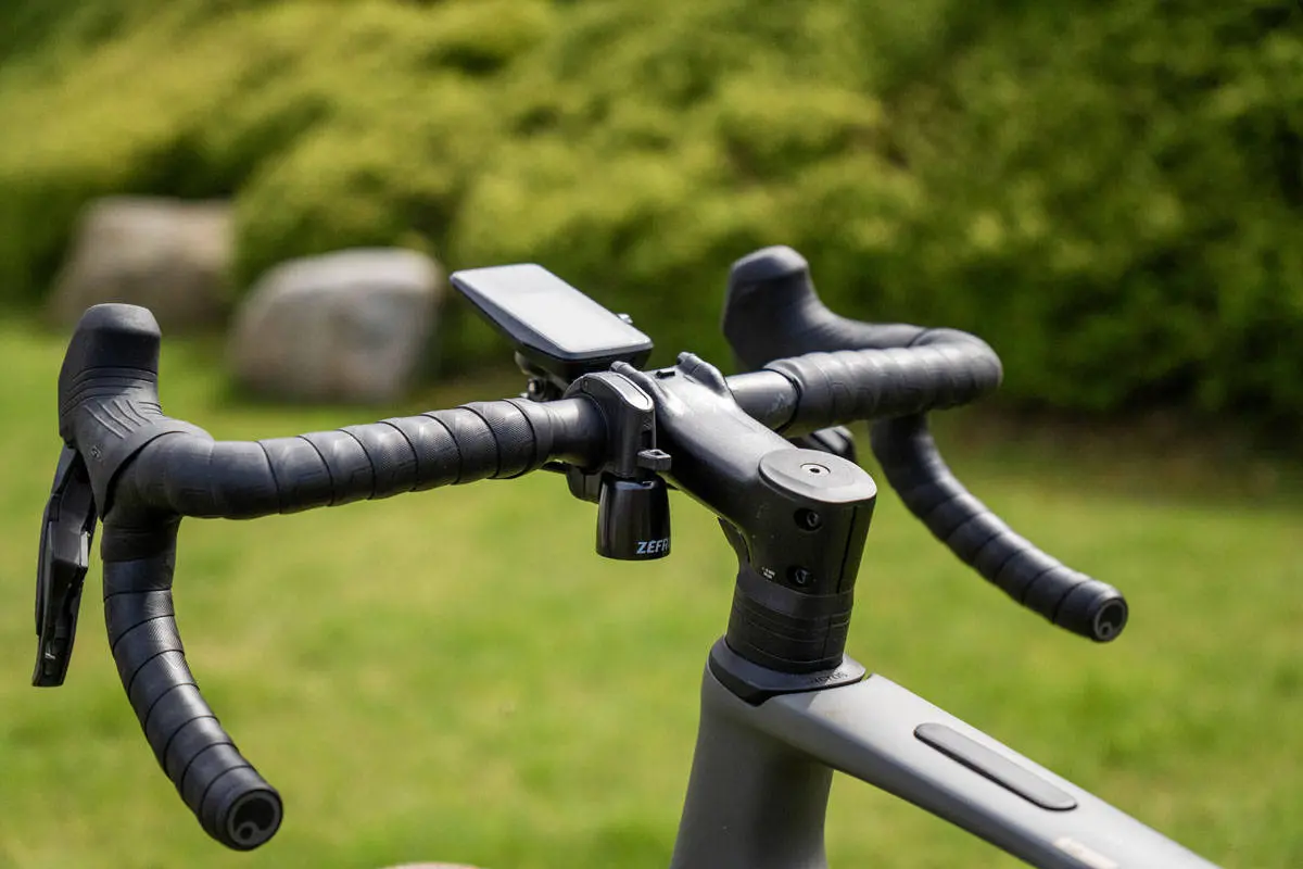 Sonnette à cloche Zefal sur cintre d'un vélo gravel