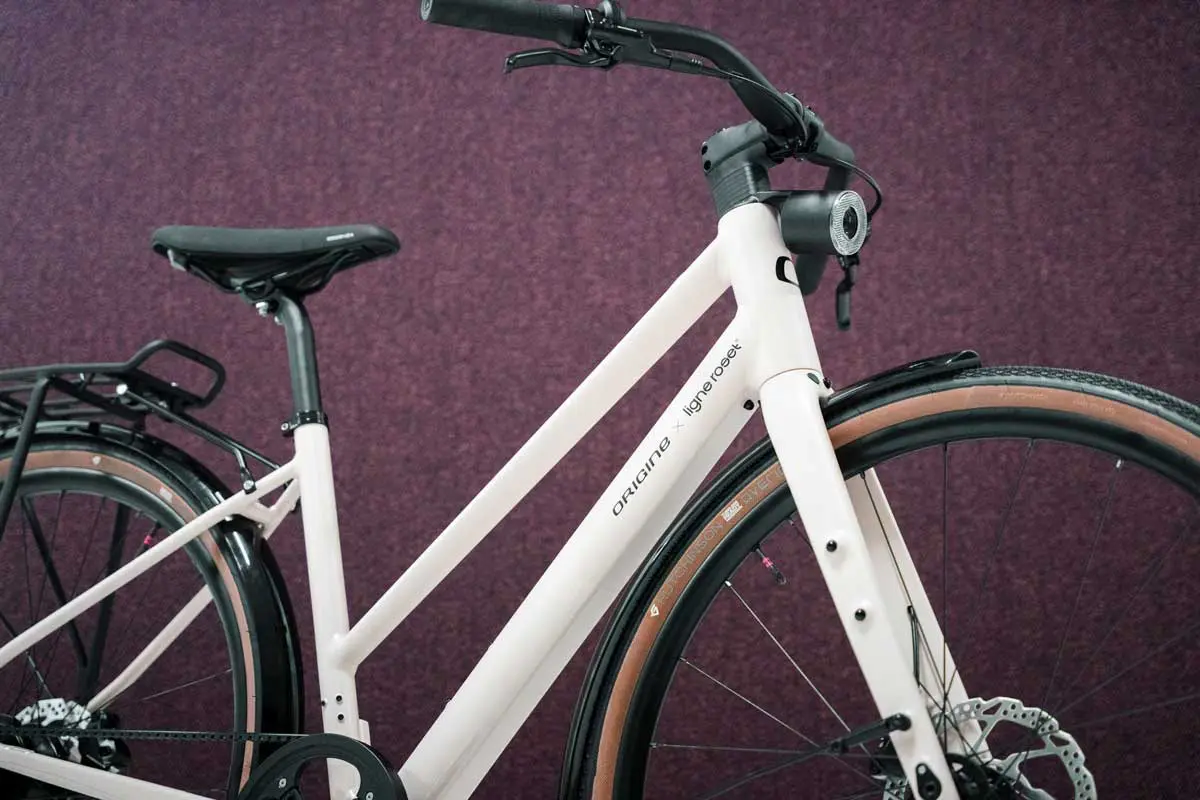 Origine et Ligne Roset Montmartre Air