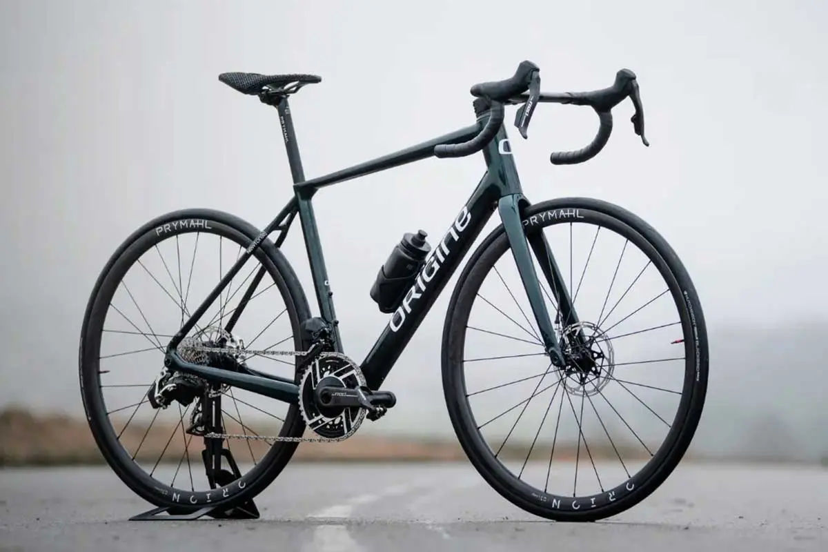 Newton[e], le vélo de route électrique léger d'Origine