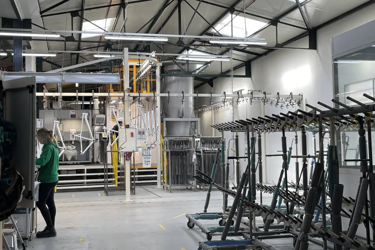 Peinture des cadres de vélo Nakamura à Machecoul