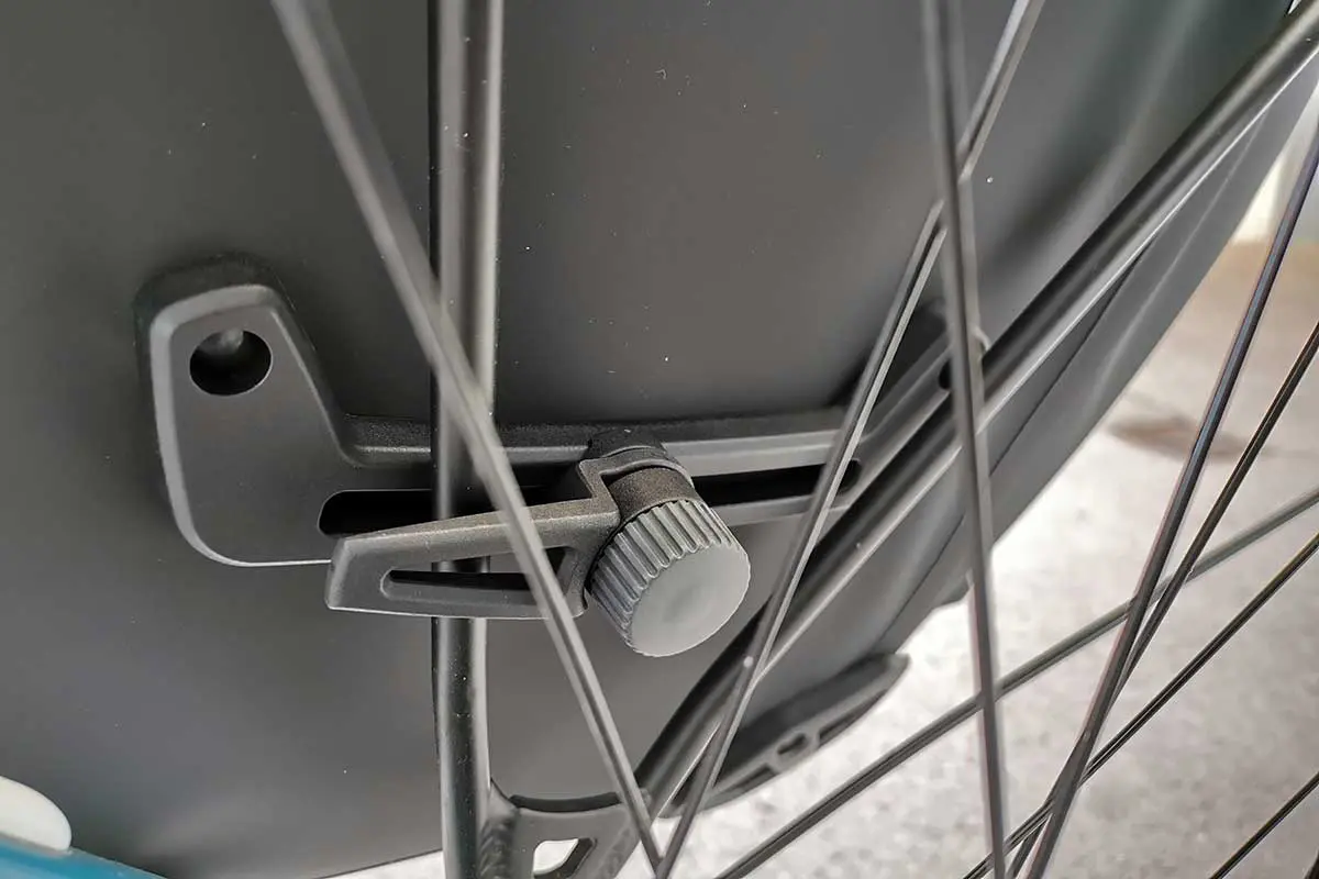 fixation sacoche vélo Thule Shield 25 L